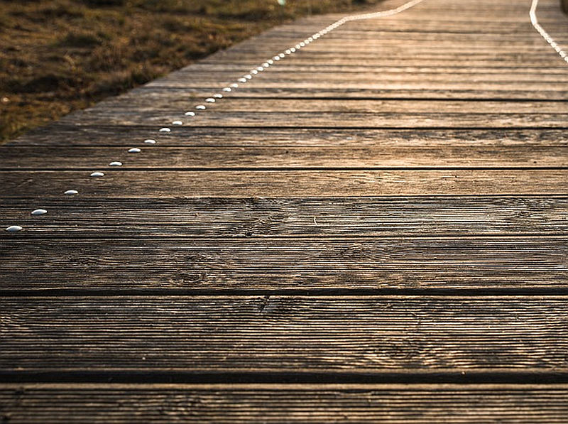 Údržba dřevěné venkovní podlahy (PIXABAY) Údržba dřevěné venkovní podlahy (PIXABAY)