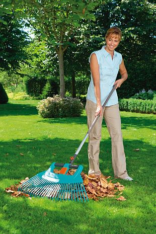 Vějířové plastové hrábě XXL vario (GARDENA)