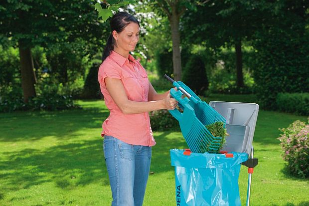 Vějířové plastové hrábě XXL vario (GARDENA)