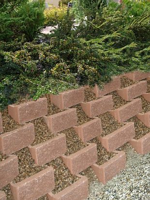 Ploty - opěrné systémy montované: okrasné tvárnice Sára (PRESBETON)